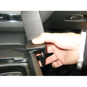 Brodit ProClip за Volvo S60/V60 19-24/XC60 18-24 (не заS60 и V60 T6/T8), център дясно надолу