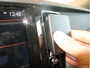 Brodit Монтажна скоба ProClip за Volvo S60/V60 19-24/XC60 18-24, централна дясна част