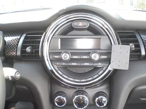Brodit ProClip Halterung für Mini One 16-18/Mini Cooper 14-21 (nur 6,5" Display), mittig