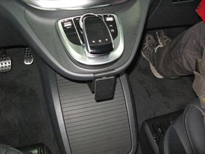 Brodit ProClip montážní konzole pro Mercedes Benz V-Class 16-24, na střed dolů