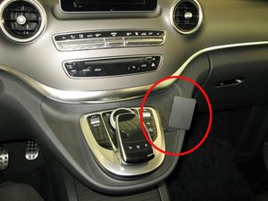 Brodit Монтажна скоба ProClip за Mercedes Benz V-Class 16-24, централна дясна част