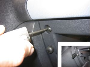 Brodit ProClip montážní konzole pro Opel Zafira 05-11, na střed vpravo