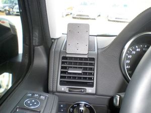 Brodit ProClip montážní konzole pro Mercedes Benz G-Class 13-18, vlevo nad mřížku