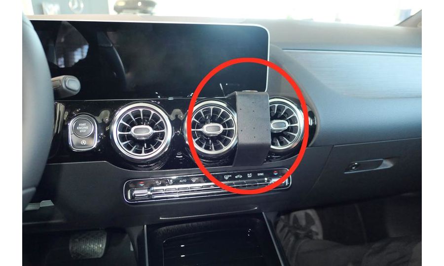 Brodit ProClip за Mercedes Benz Mercedes Benz B-Class 19-24/GLA-Class 20-24/EQA 22-24, в средата