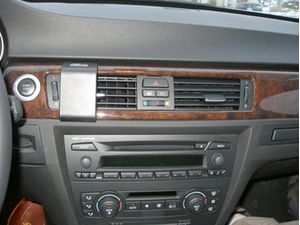 Brodit ProClip BMW 3 E90, E91, E92, E93 05-12 (jen dřevěný dekor, bez navigace), na střed